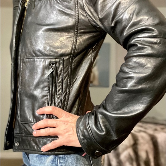 Vintage Calvin Klein genuine leather coat - Picture 3 of 10